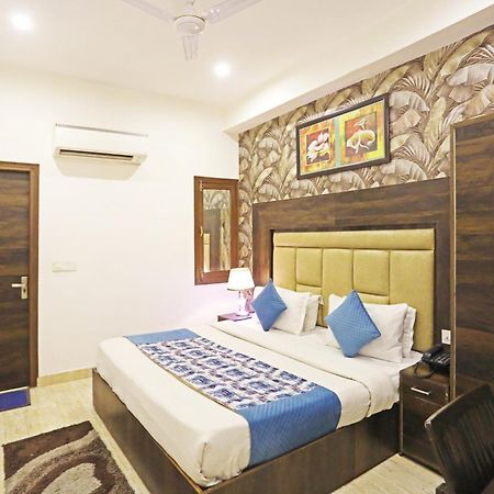Hotel The Kiara Near Delhi Airport Neu-Delhi Exterior foto