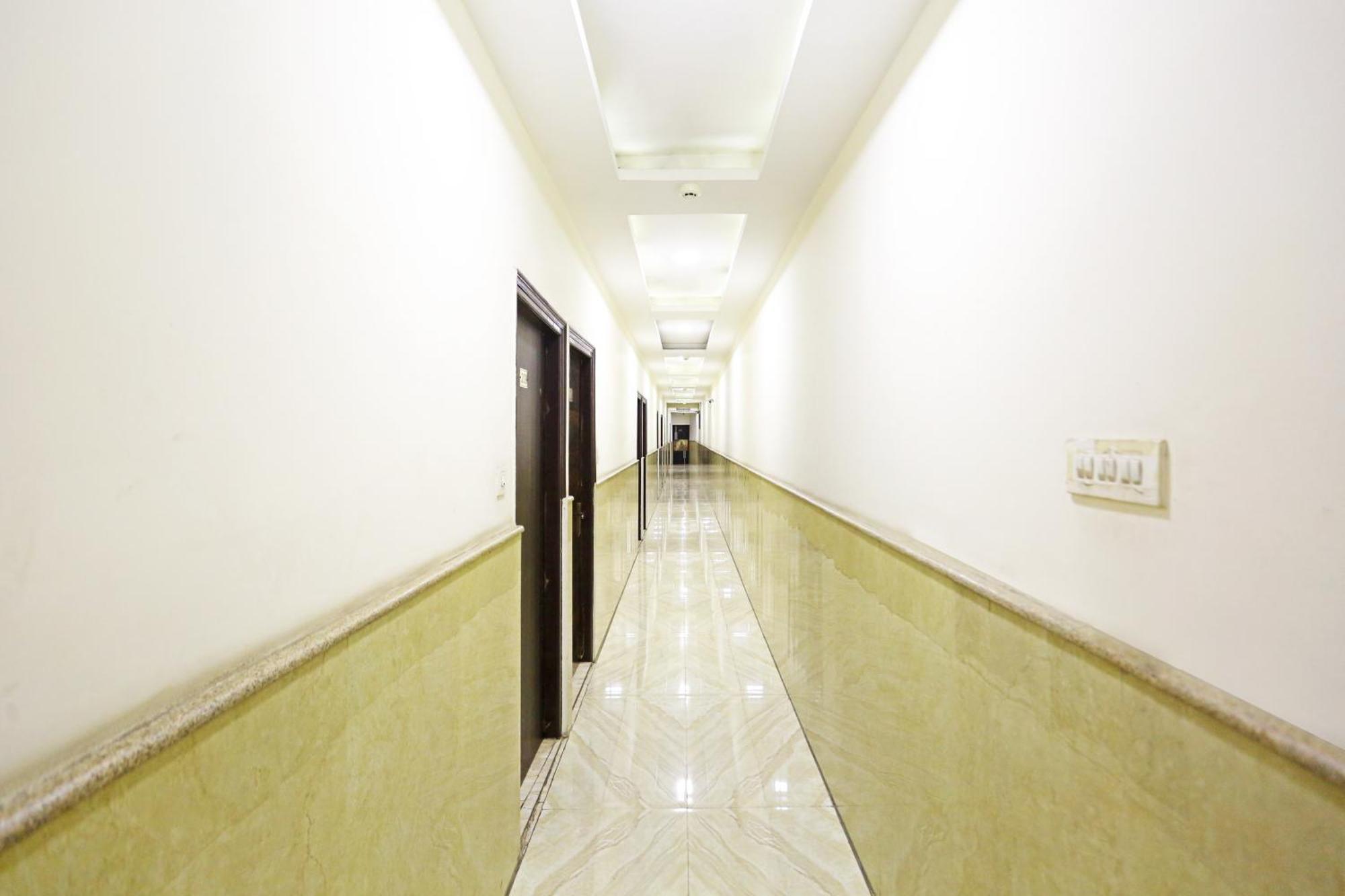 Hotel The Kiara Near Delhi Airport Neu-Delhi Exterior foto