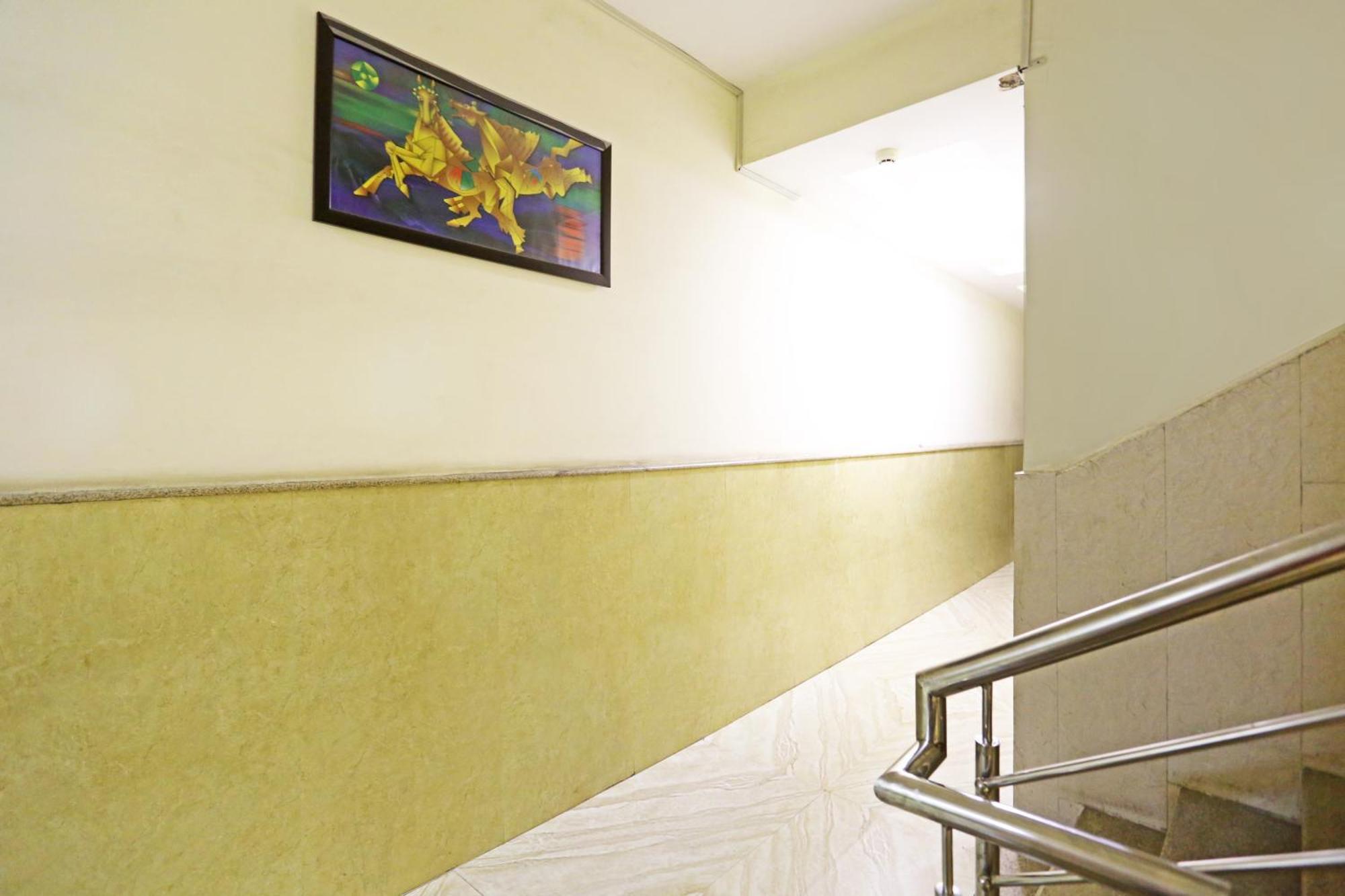 Hotel The Kiara Near Delhi Airport Neu-Delhi Exterior foto