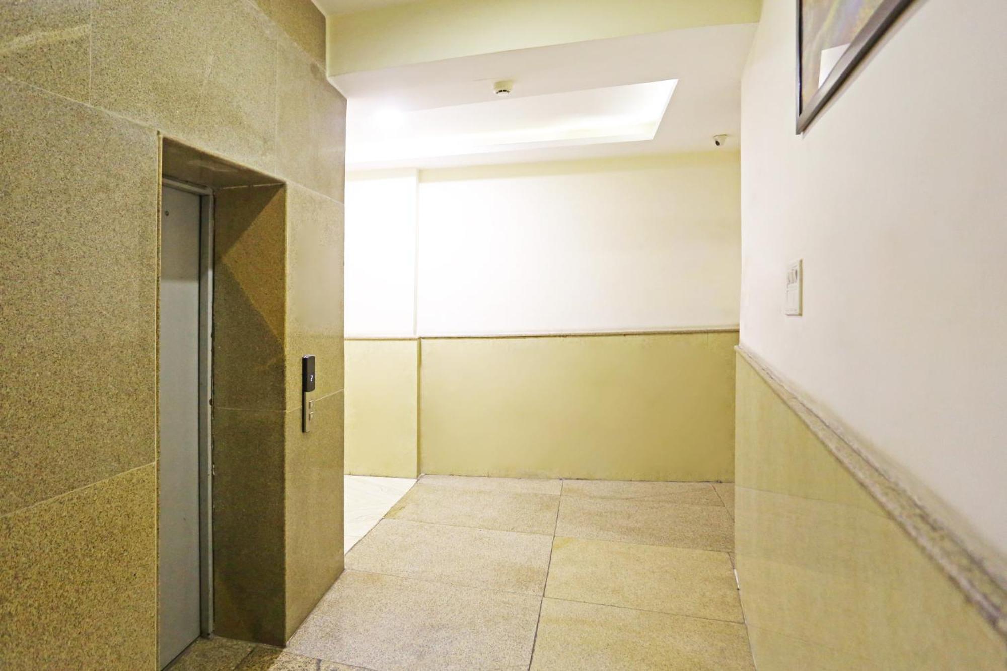 Hotel The Kiara Near Delhi Airport Neu-Delhi Exterior foto