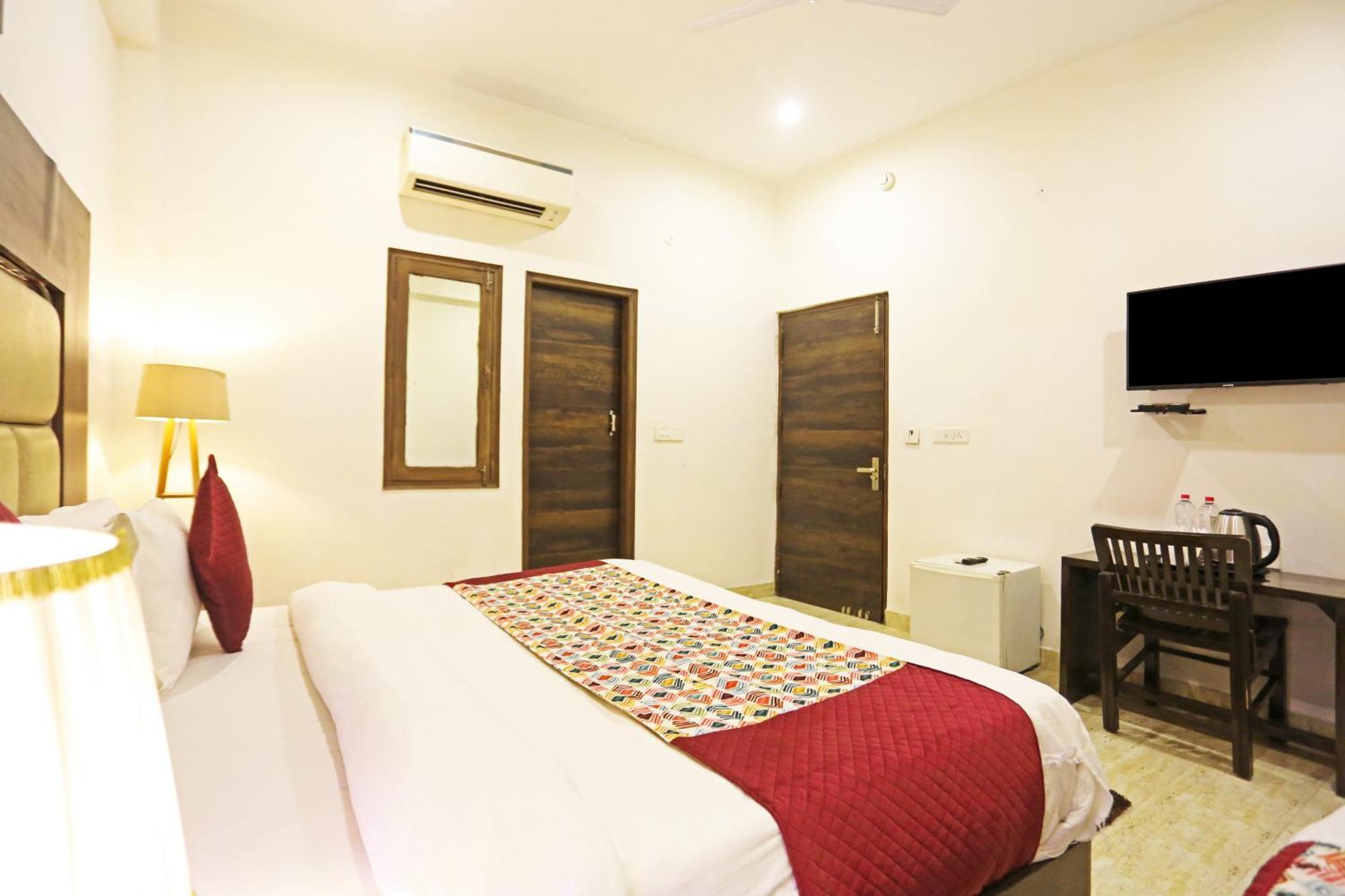 Hotel The Kiara Near Delhi Airport Neu-Delhi Exterior foto